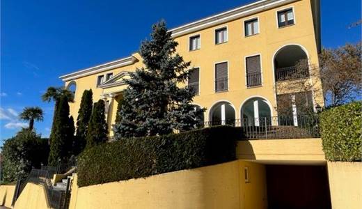 ELEGANTE APPARTAMENTO 3,5 IN VILLA